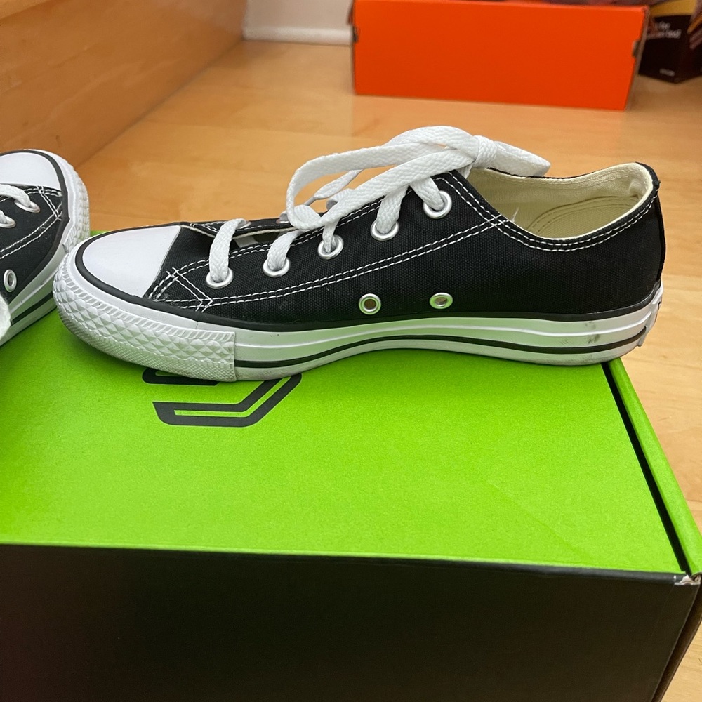 Women converse sneaker